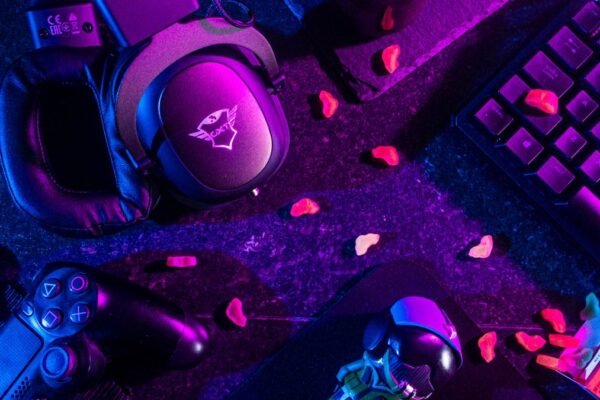 Plat neergelegde gamingapparatuur